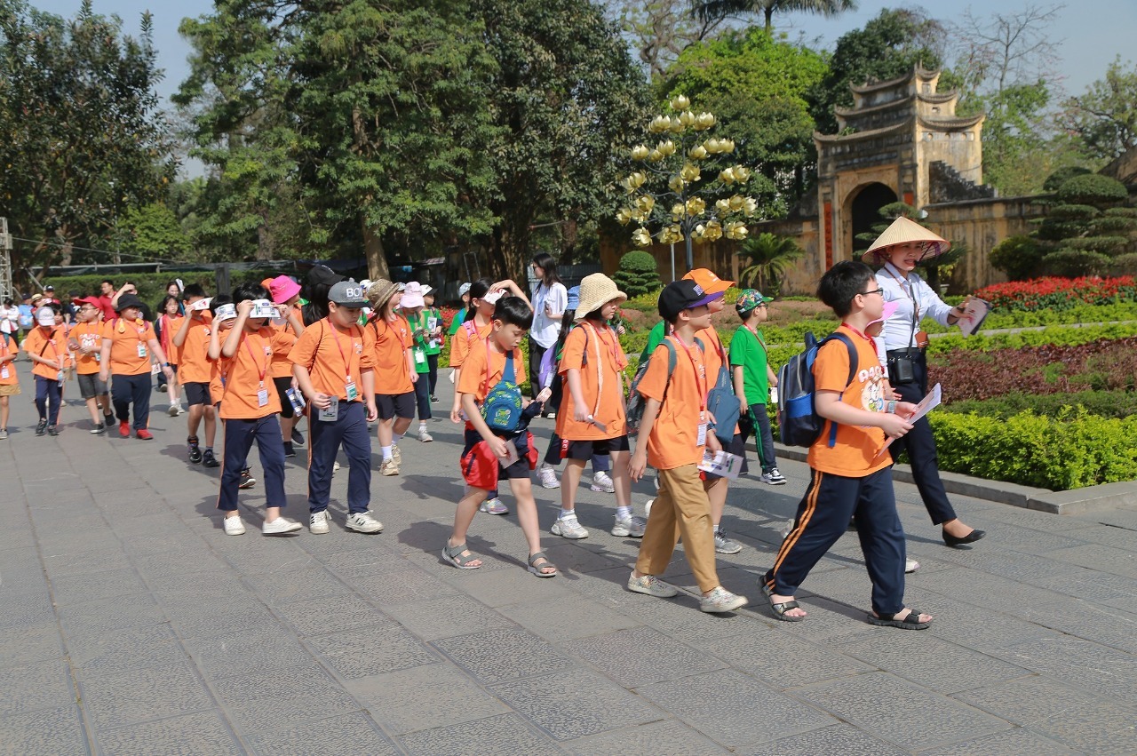Khó khăn nhất là các chương trình dã ngoại, du lịch học đường.