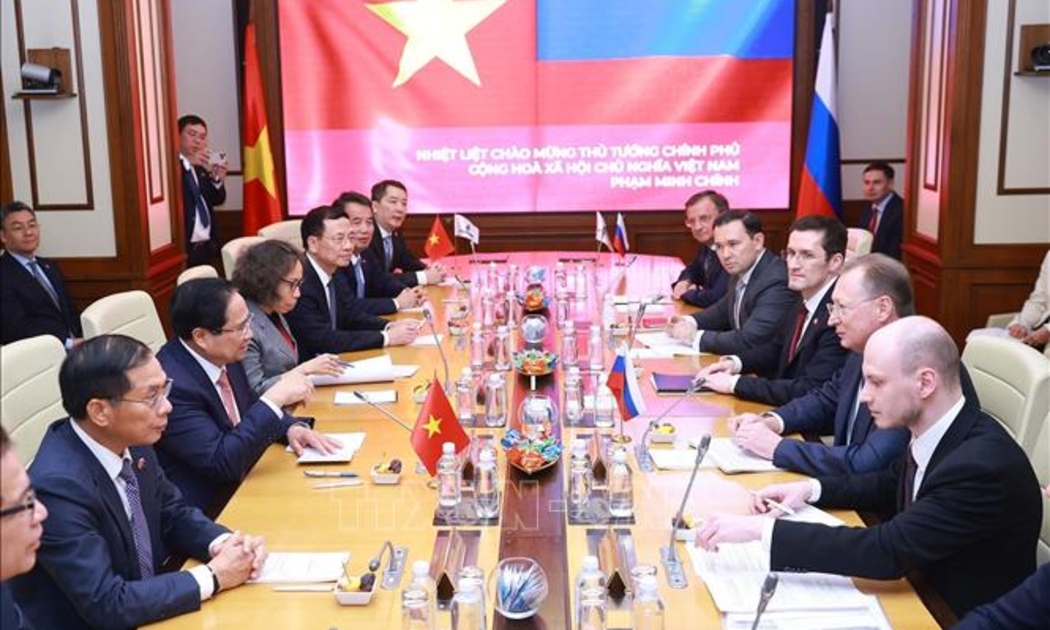 Thủ tướng Chính phủ Phạm Minh Chính thăm, làm việc với Công ty Zarubezhneft. Ảnh: TTXVN