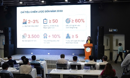 Đại diện Sở Khoa học và Công nghệ TP. Hồ Chí Minh trình bày Chương trình nghiên cứu khoa học và phát triển công nghệ giai đoạn 2026 – 2030, sáng 25/3.