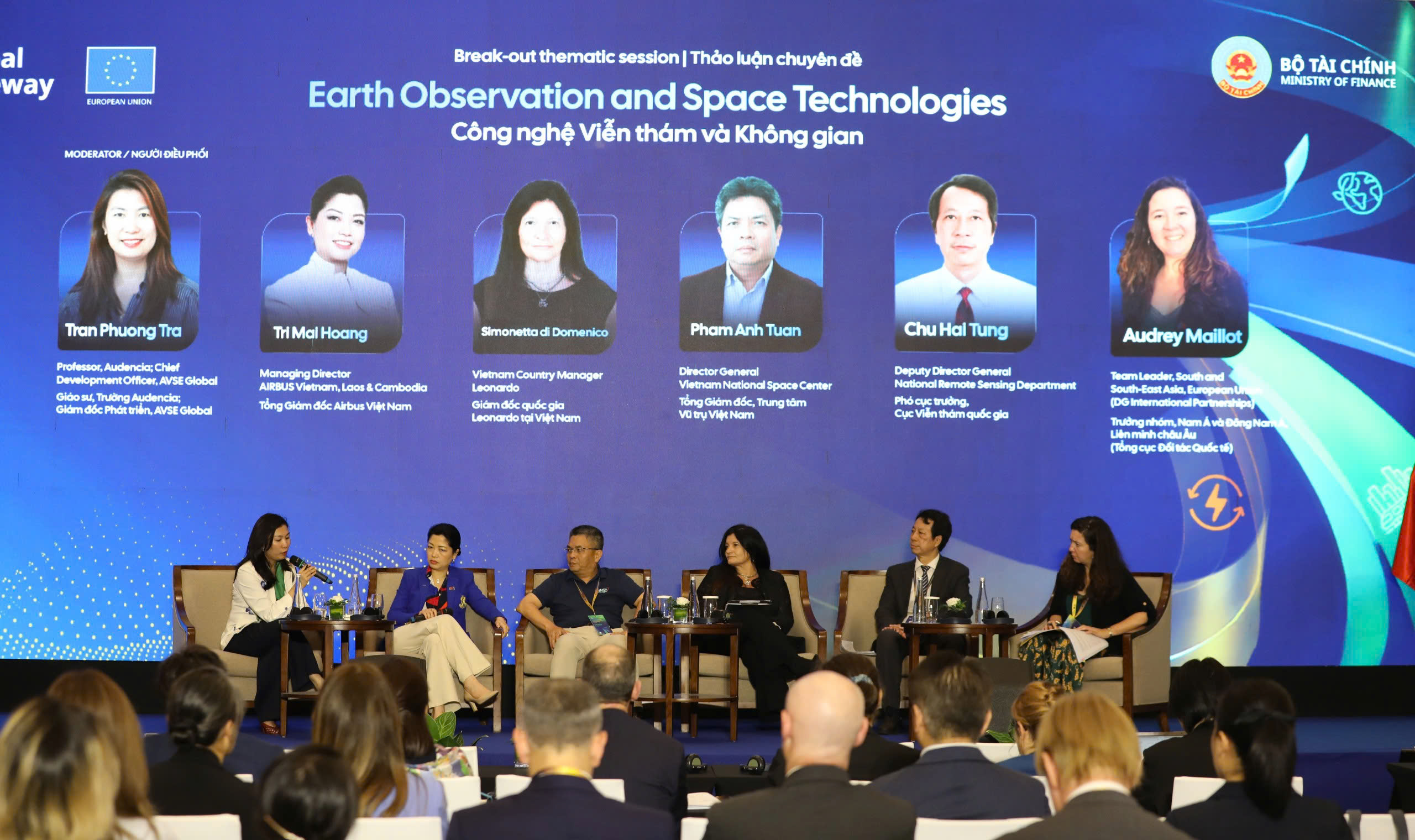 Toàn cảnh buổi tọa đàm. 