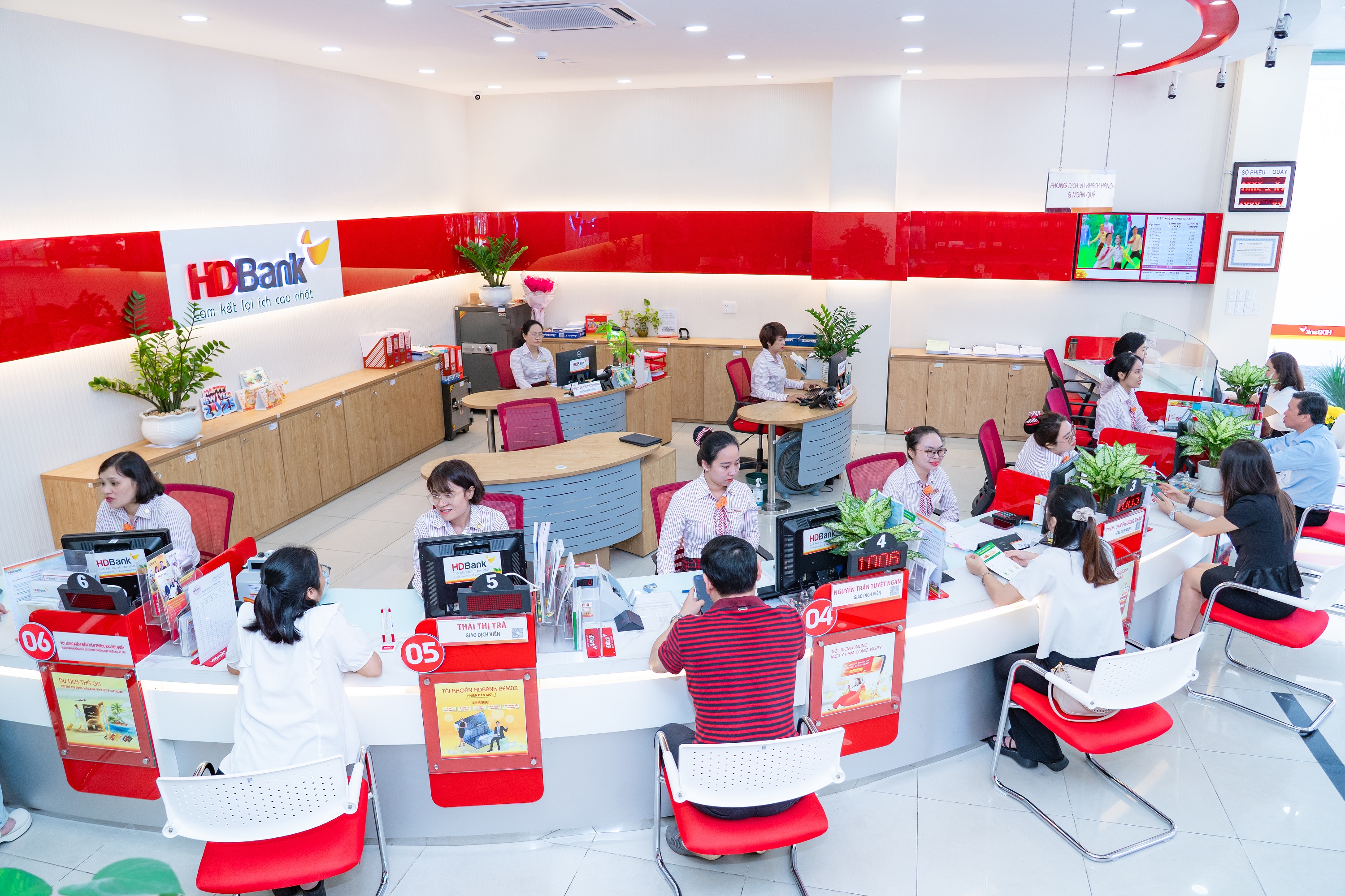 HDBank nâng sở hữu tại HD SAISON lên 75%