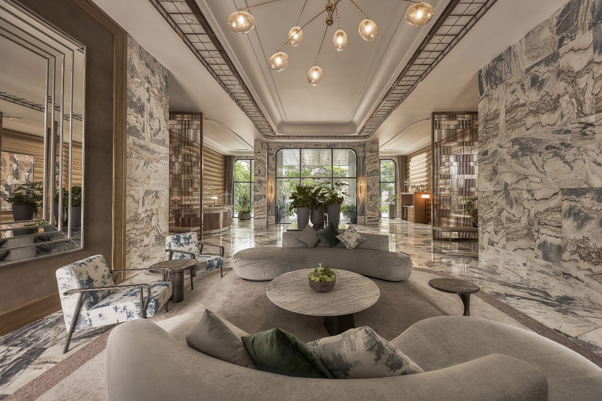 Sảnh chờ sang trọng theo tiêu chuẩn khách sạn 5 sao, với đội ngũ concierge luôn túc trực hỗ trợ.