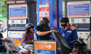 Bộ Tài chính đề xuất giảm tới 50% thuế bảo vệ môi trường để hạ giá nhiên liệu