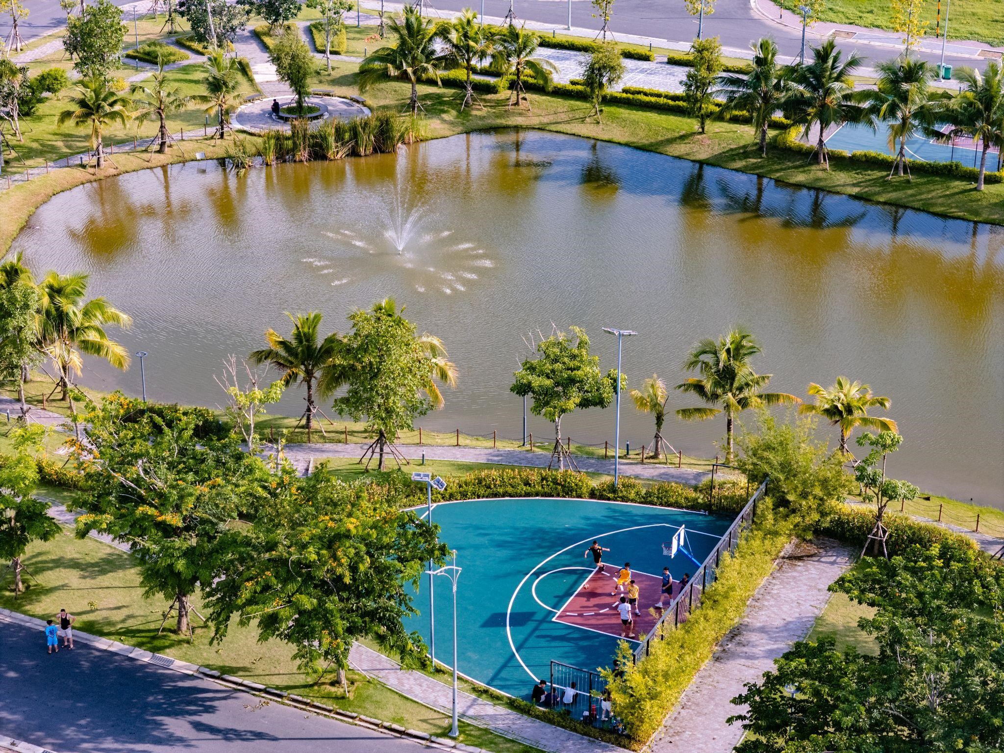 Nam Long II Central Lake là khu đô thị tích hợp quy mô 43,8 ha do Tập đoàn Nam Long phát triển tại vị trí chiến lược bậc nhất thành phố Cần Thơ.