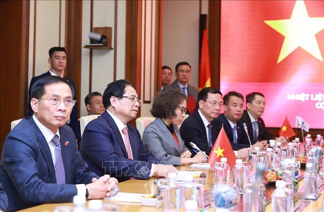 Thủ tướng Phạm Minh Chính làm việc với lãnh đạo Công ty&nbsp; Zarubezhneft. Ảnh: TTXVN