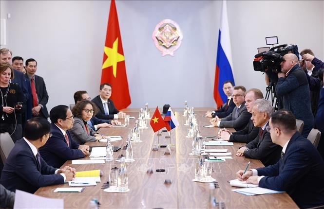 Thủ tướng Chính phủ Phạm Minh Chính làm việc với Thư ký Hội đồng An ninh Nga.Ảnh: TTXVN