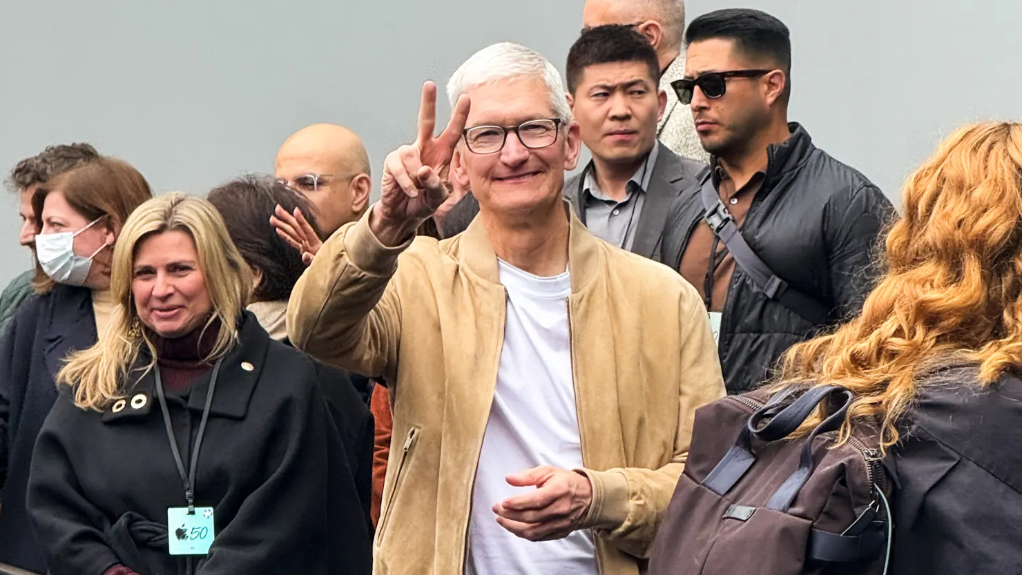 Giám đốc Điều hành Apple Tim Cook tham dự sự kiện đặc biệt đánh dấu kỷ niệm 50 năm thành lập Apple tại Thành Đô, Tứ Xuyên, Trung Quốc