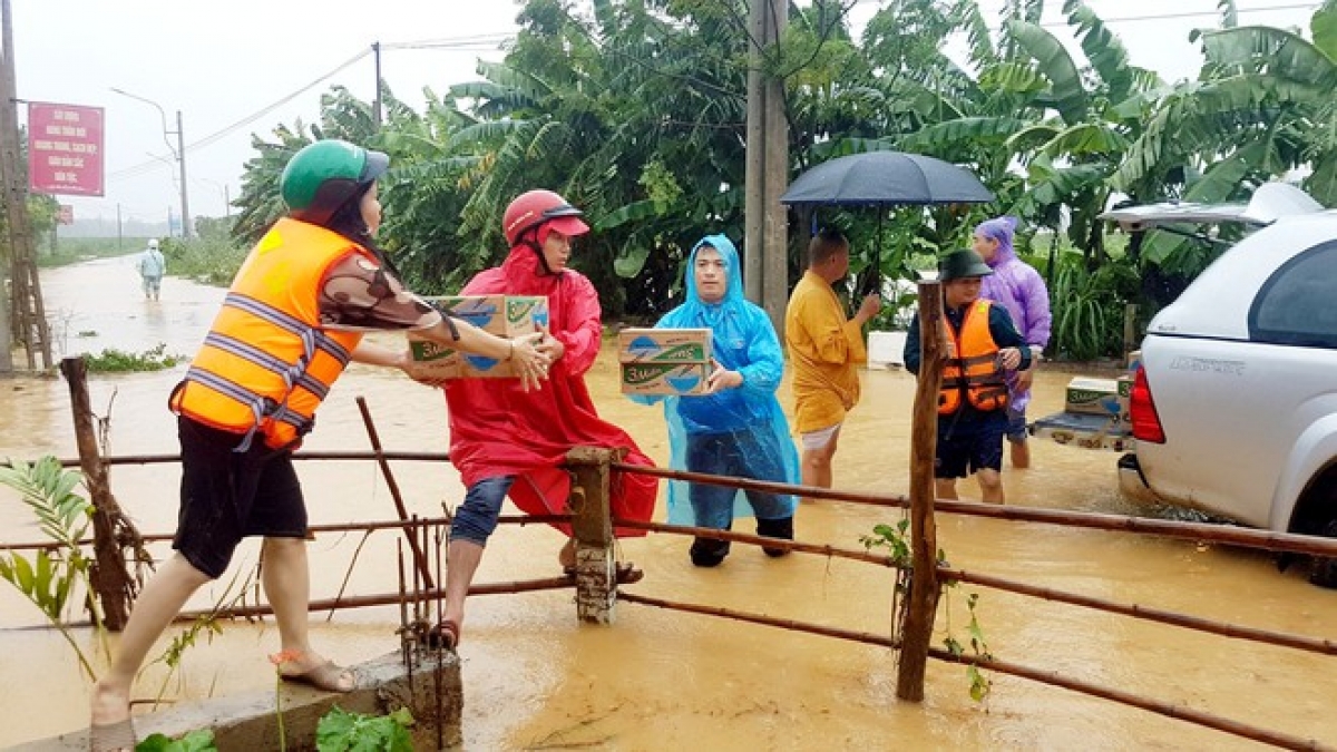 Hỗ trợ ổn định đời sống cho người dân bị ảnh hưởng bởi thiên tai. Ảnh minh họa