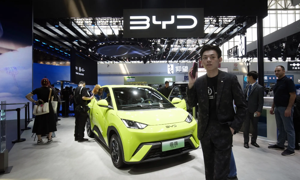 Cú sốc giá dầu mở ra cơ hội cho các hãng xe điện Trung Quốc