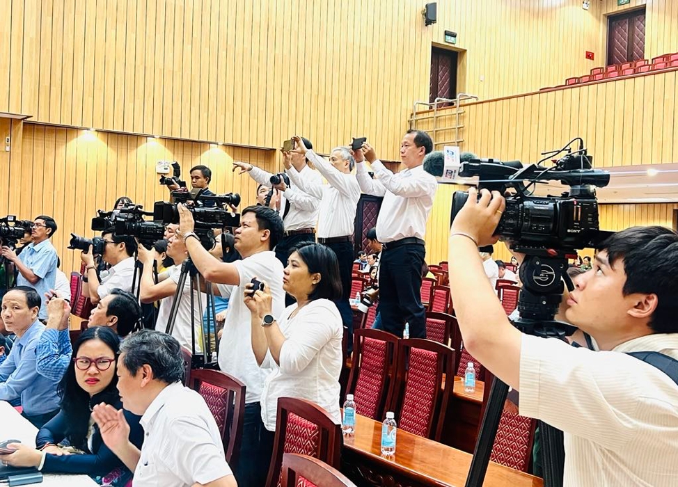 AI đang buộc ngành báo chí phải tái định hình toàn diện, từ cách sản xuất nội dung, đo lường hiệu quả đến mô hình kinh doanh. Ảnh minh họa