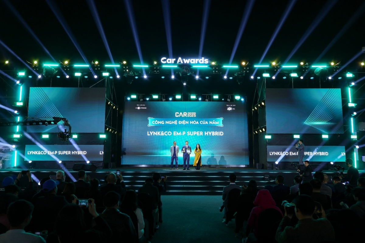 Nền tảng EM-P của Lynk & Co được giải thưởng ‘’Công nghệ điện hóa của năm’’ tại Car Awards 2025. Ảnh:&nbsp;Lynk & Co.