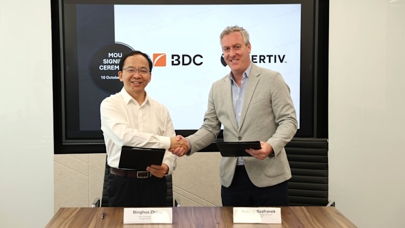 BDC và Vertiv đã ký thỏa thuận hợp tác nghiên cứu các giải pháp làm mát bằng chất lỏng tiên tiến và nguồn điện linh hoạt cho các khối lượng công việc AI mật độ cao. Ảnh: Bridge Data Centres
