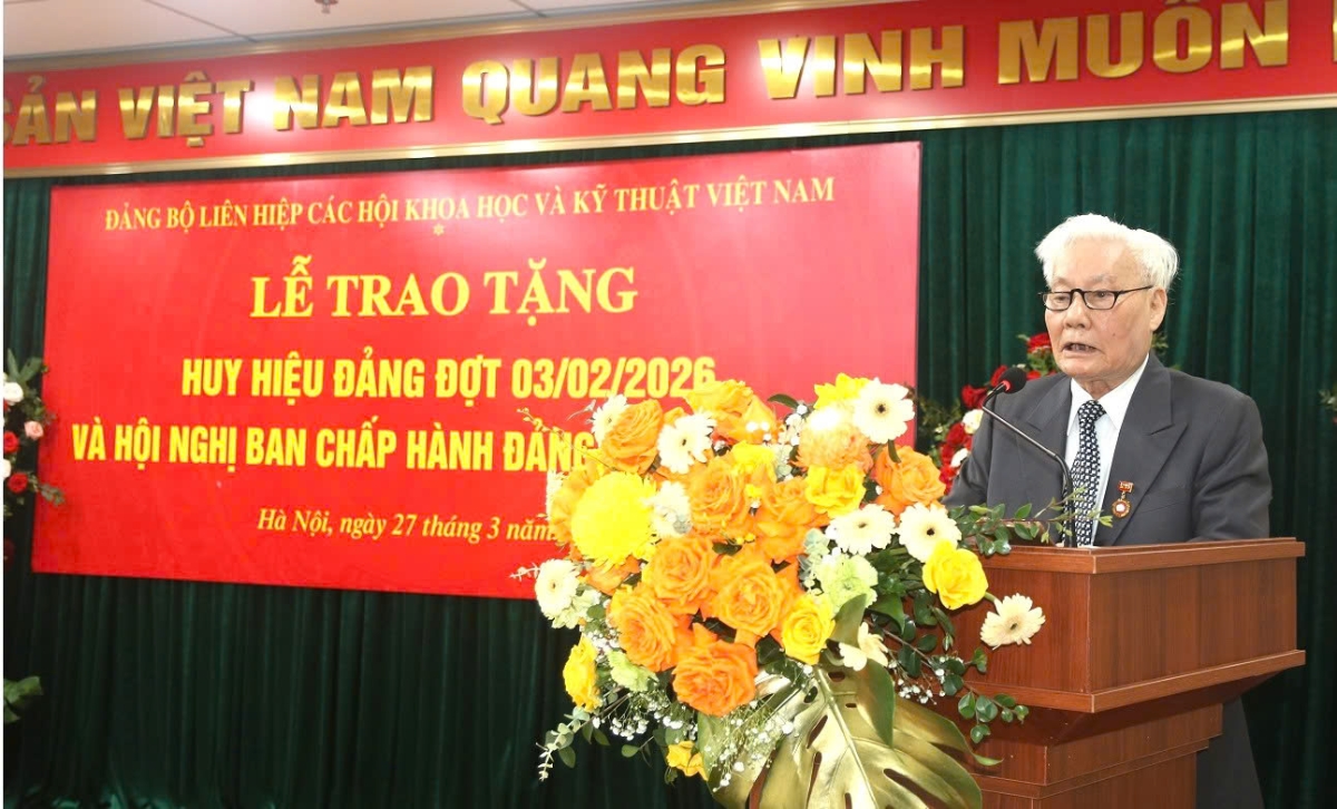 Đồng chí Nguyễn Văn Giao, Chi bộ cơ quan Hội Khoa học Kinh tế Việt Nam&nbsp;cho biết đây là lần thứ sáu đồng chí nhận Huy hiệu tại Đảng bộ VUSTA