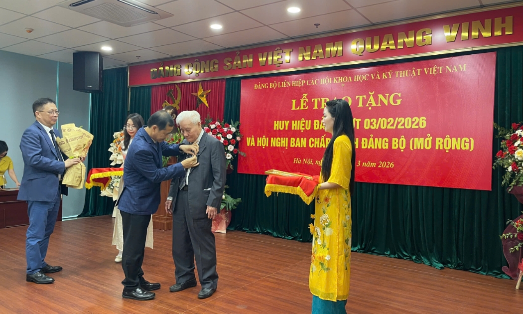 Đảng ủy Liên hiệp các Hội Khoa học và Kỹ thuật Việt Nam (VUSTA) tổ chức Lễ trao tặng Huy hiệu Đảng đợt 03/02/2026.