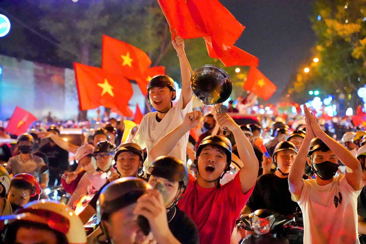 Thể thao nói chung, bóng đá nói riêng rất được yêu thích tại Việt Nam, nhưng kinh tế thể thao chưa phát triển tương xứng. 