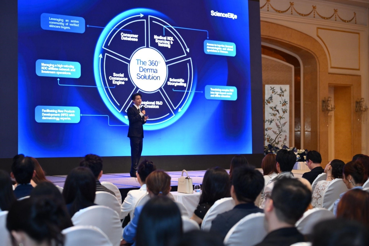 Ông Quân Ngọc - Giám đốc Điều hành Science Elite chia sẻ về mô hình hoạt động của Science Elite. Ảnh:&nbsp;Science Elite.