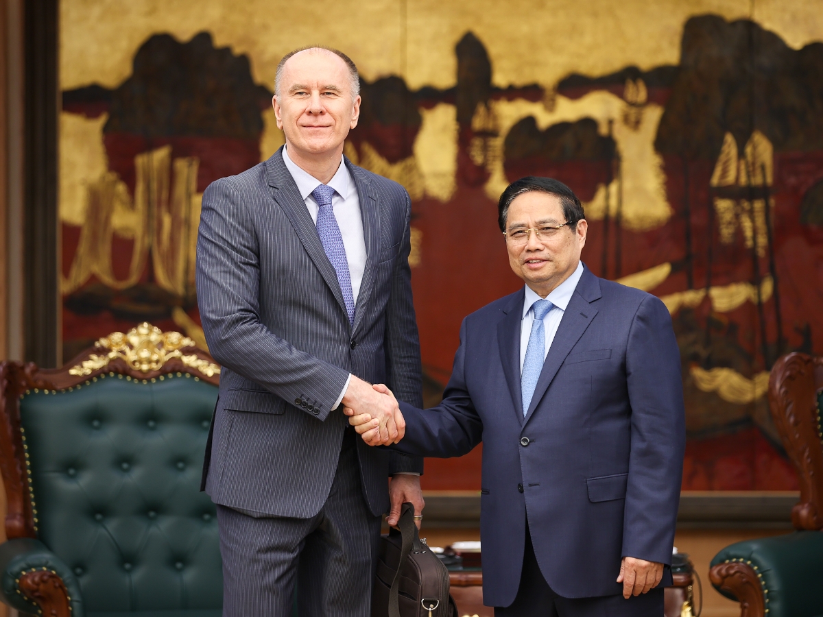 Thủ tướng Phạm Minh Chính tiếp Đoàn cán bộ Quỹ Tiền tệ Quốc tế (IMF) do ông Martin Sommer làm Trưởng đoàn đang thăm, làm việc tại Việt Nam - Ảnh: VGP.