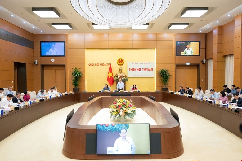 Phiên họp thứ năm của Hội đồng Bầu cử quốc gia diễn ra vào ngày 21/3. Ảnh: Quốc hội.