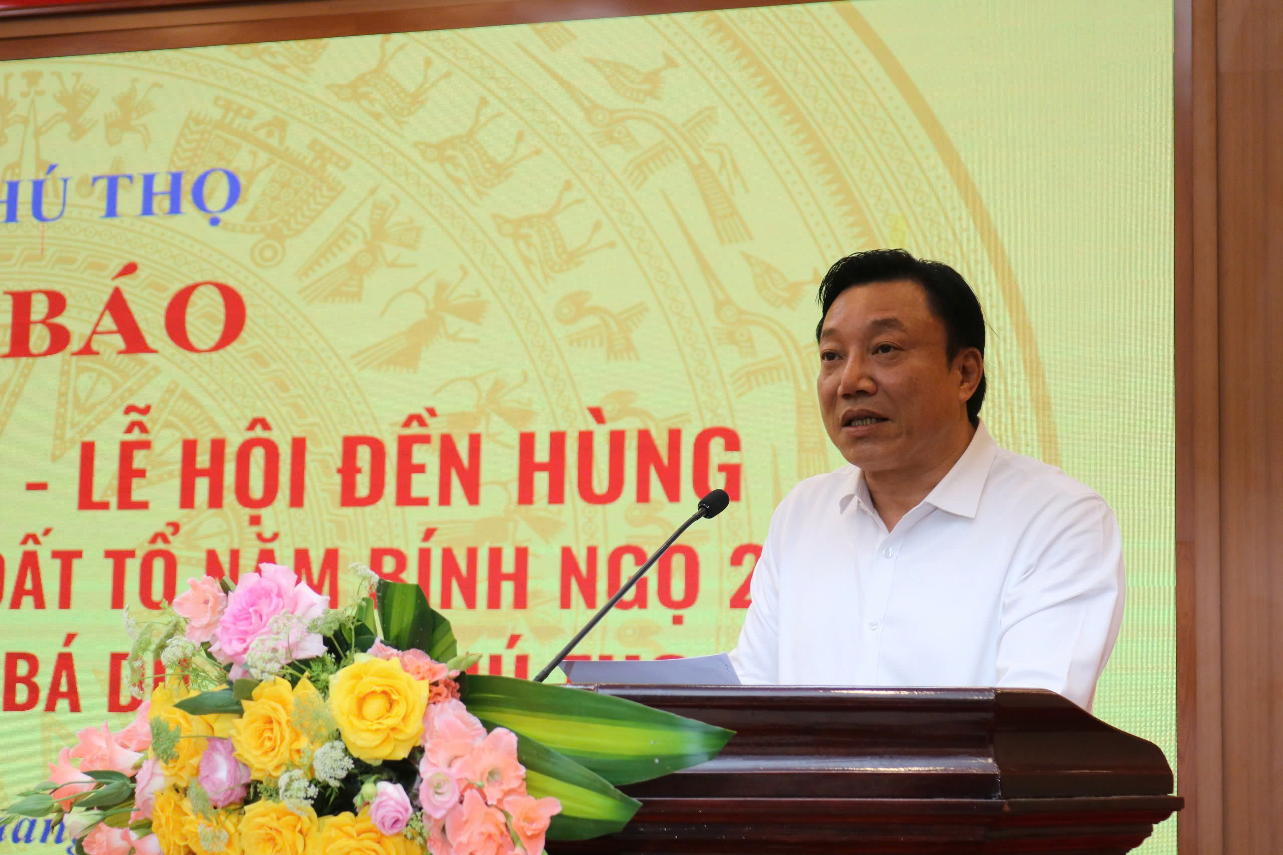 Ông Nguyễn Huy Ngọc: đây cũng là dịp để giáo dục truyền thống yêu nước, đạo lý 'Uống nước nhớ nguồn'. Ảnh: Đoàn Hoa.