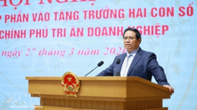 Prime Minister urges enterprises to pioneer in achieving double-digit economic growth