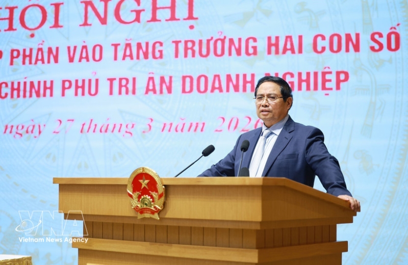 Prime Minister urges enterprises to pioneer in achieving double-digit economic growth