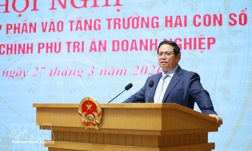 Prime Minister urges enterprises to pioneer in achieving double-digit economic growth