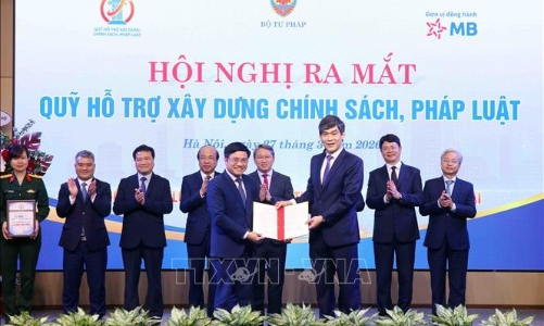 Ra mắt Quỹ hỗ trợ xây dựng chính sách, pháp luật