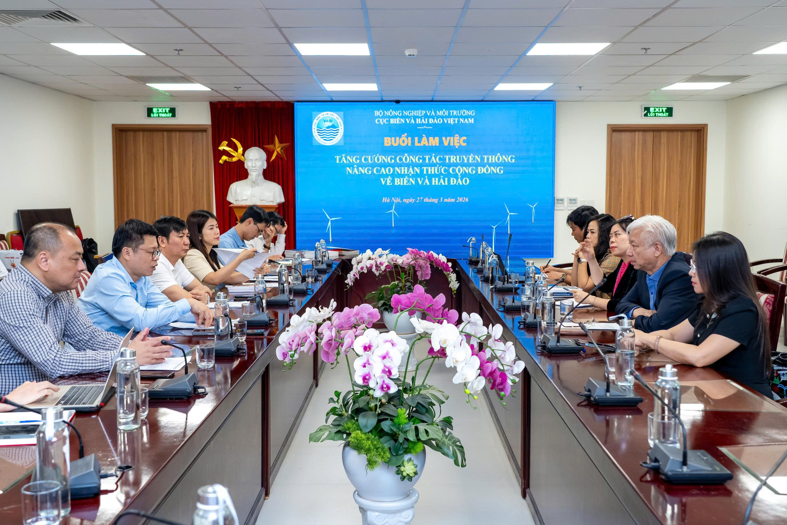 Toàn cảnh buổi làm việc giữa Cục Biển và Hải đảo Việt Nam, Bộ Nông nghiệp và Môi trường với Tạp chí Kinh tế Việt Nam/VnEconomy. Ảnh: Việt Tuấn