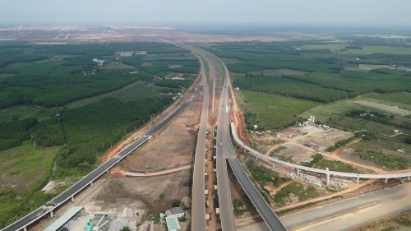 HCM City accelerates transport links to Long Thanh airport