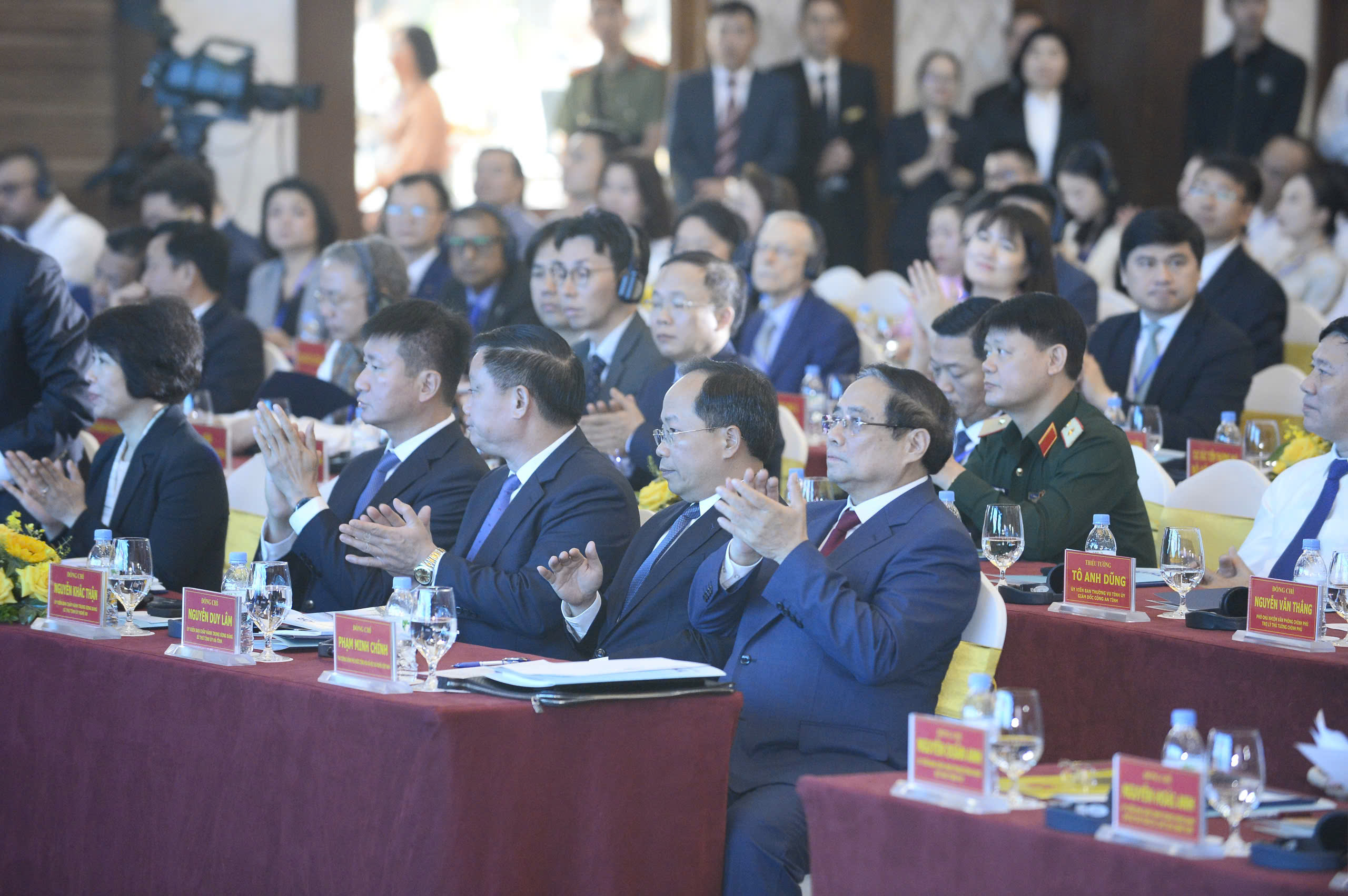 Thủ tướng Phạm Minh Chính và các đại biểu dự hội nghị.