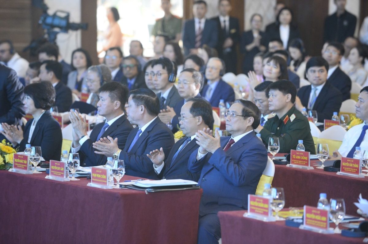 Thủ tướng Phạm Minh Chính và các đại biểu dự hội nghị.