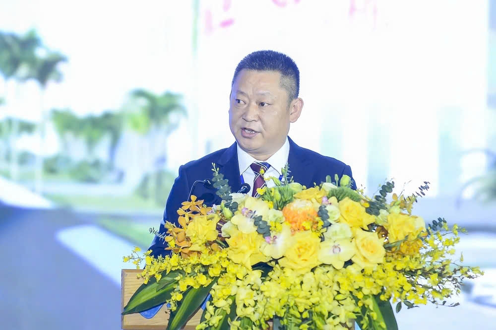 Ông Đường Nhật Huy, Giám đốc Công ty TNHH Gốm sứ Etrillion