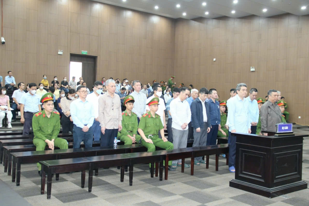 Các bị cáo tại tòa.