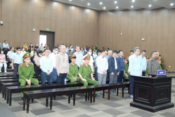 Các bị cáo tại tòa.