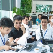 Môi giới bất động sản tại Việt Nam tăng nhanh nhưng thiếu chuẩn hóa