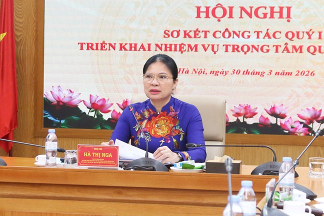Phó Chủ tịch - Tổng Thư ký Ủy ban Trung ương Mặt trận Tổ quốc Việt Nam Hà Thị Nga phát biểu tại hội nghị. Ảnh: Mặt trận.
