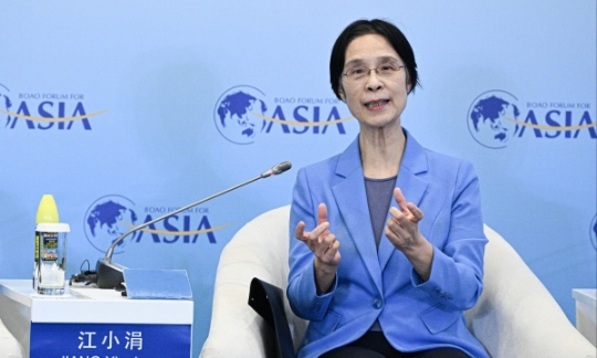 Bà Jiang Xiaojuan, nguyên Phó Tổng Thư ký Quốc vụ viện Trung Quốc, cho rằng cần hết sức thận trọng với những ứng dụng AI 