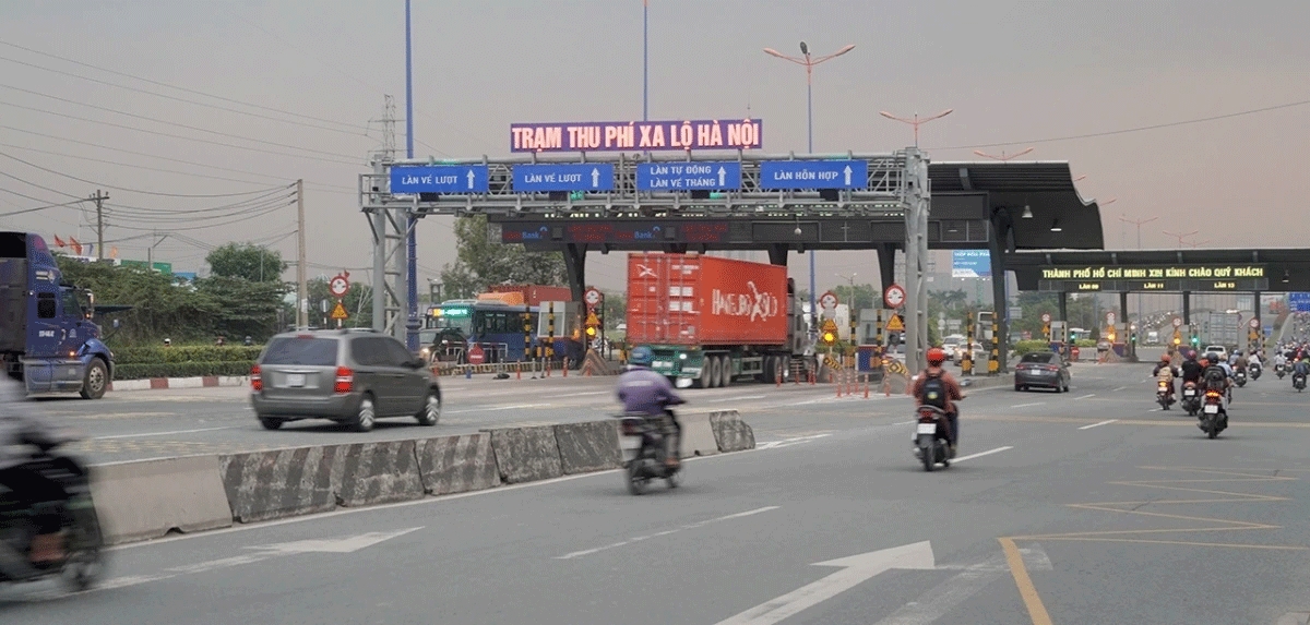 Xa lộ Hà Nội.
