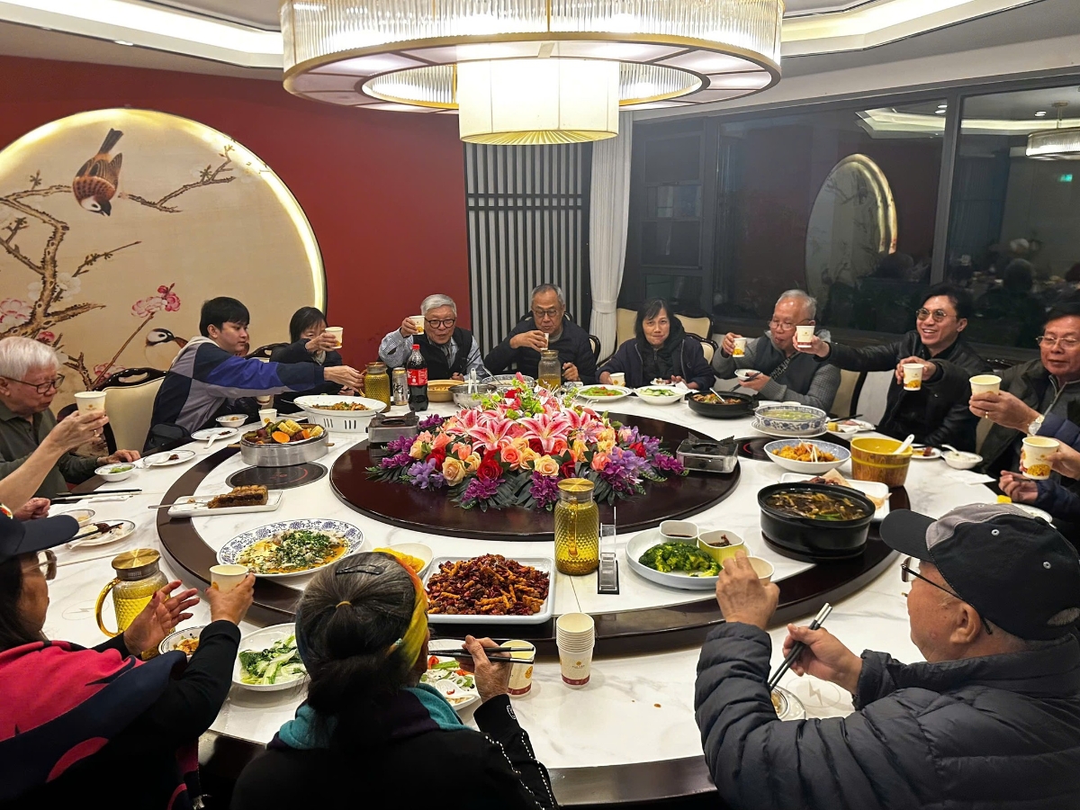 Trung Quốc đang vào mùa đẹp nên nhu cầu cao, đẩy giá vé lên cao dù tần suất bay đã tăng.