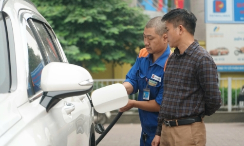 Lộ trình xăng E10 trong tháng 4: “Bước đệm xanh” cho ngành ô tô Việt