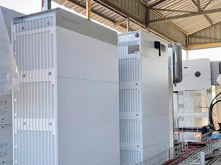 Một điểm nhấn quan trọng trong chính sách về&nbsp;điện mặt trời mái nhà&nbsp;lần này là việc khuyến khích lắp đặt kết hợp hệ thống lưu trữ năng lượng. Ảnh minh họa.