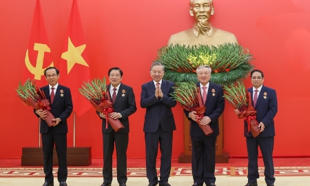 Tổng Bí thư Tô Lâm trao Huân chương Quân công cho các lãnh đạo Đảng, Chính phủ