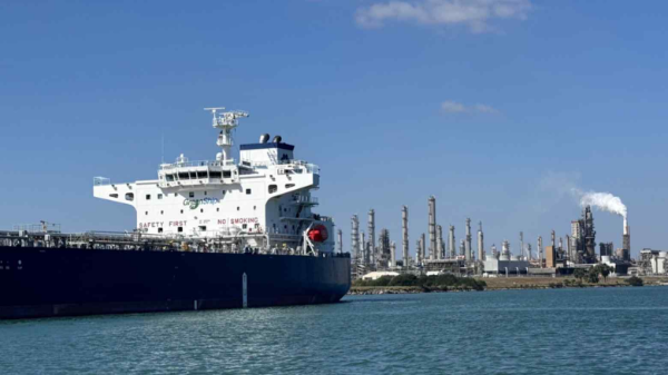 Trung Quốc có thể nối lại nhập khẩu dầu thô và LNG Mỹ