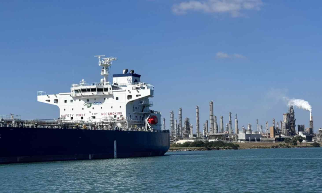 Trung Quốc có thể nối lại nhập khẩu dầu thô và LNG Mỹ