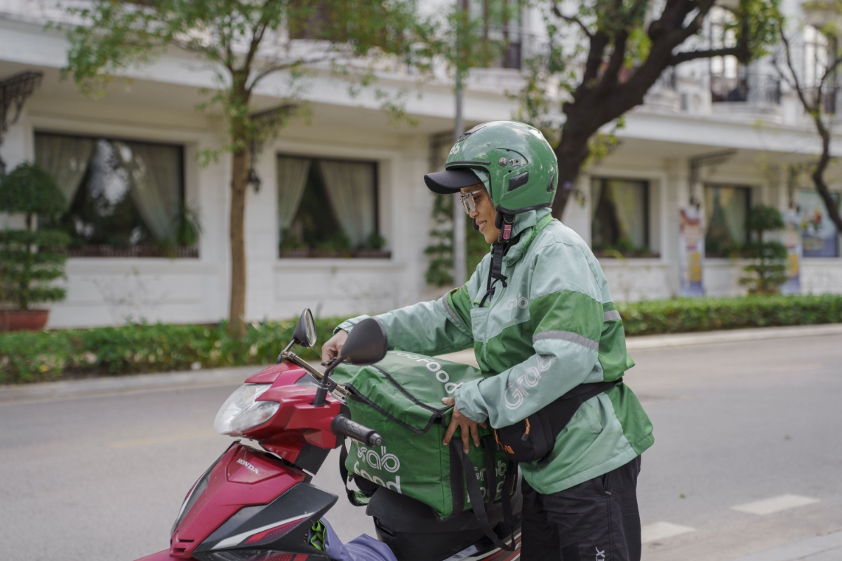Các nền tảng số mở ra cơ hội giúp phụ nữ tiến tới độc lập tài chính. Ảnh: Grab Việt Nam.