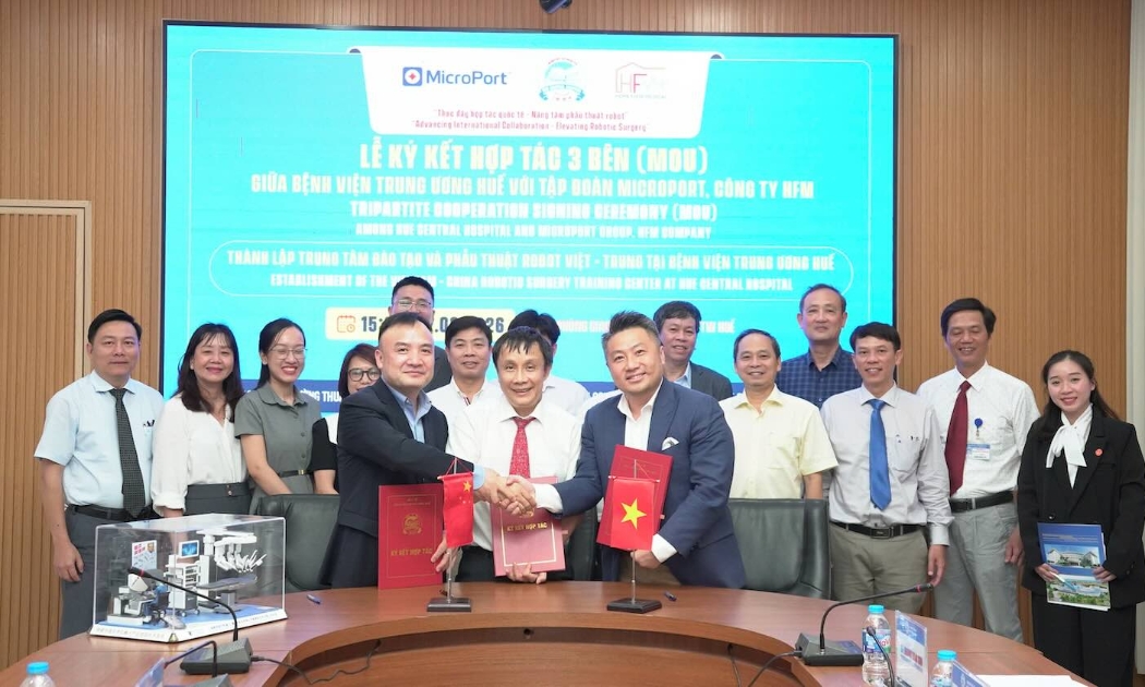 Triển khai dự án Trung tâm Đào tạo phẫu thuật robot Việt - Trung 