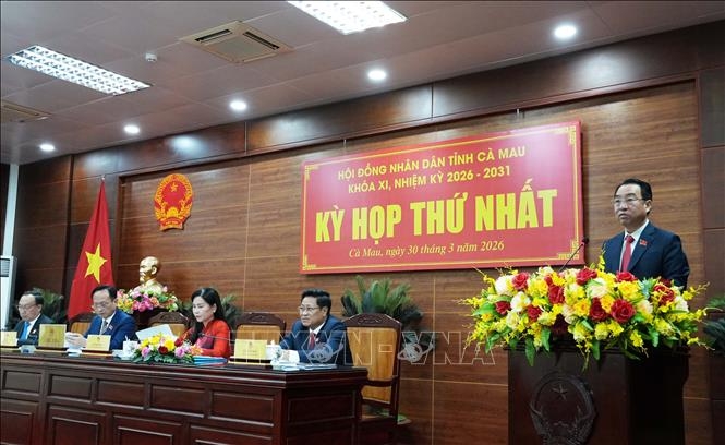 Ông Lữ Quang Ngời, Chủ tịch UBND tỉnh Cà Mau nhiệm kỳ 2026-2031 phát biểu nhận nhiệm vụ. Ảnh: TTXVN.