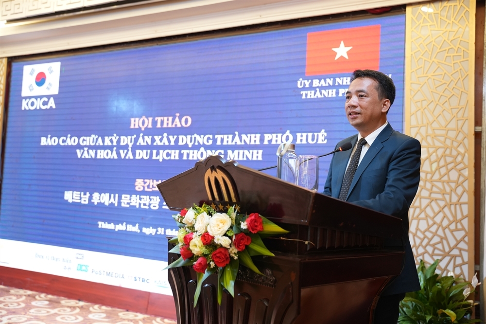 Phó Chủ tịch UBND thành phố Huế Trần Hữu Thuỳ Giang phát biểu tại Hội thảo.