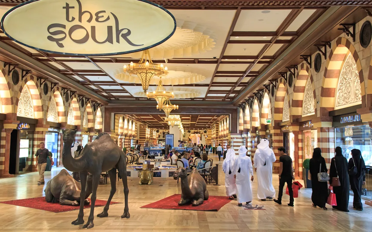 Bất chấp chiến sự, tiêu dùng xa xỉ tại Dubai vẫn khả quan