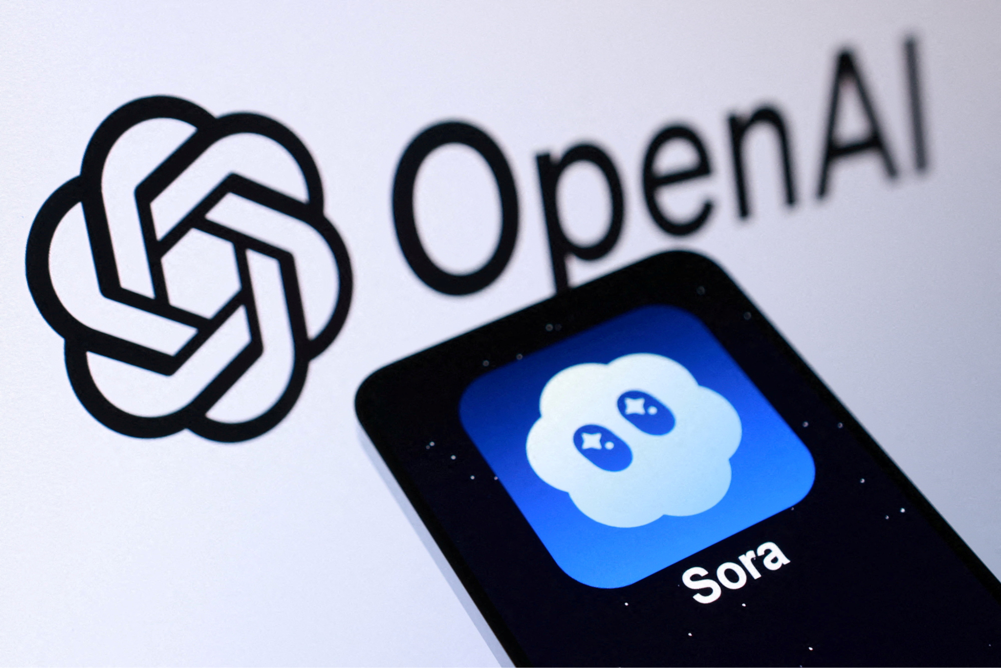 OpenAI đã bất ngờ quyết định đóng cửa Sora trước thềm IPO. Ảnh: Reuters